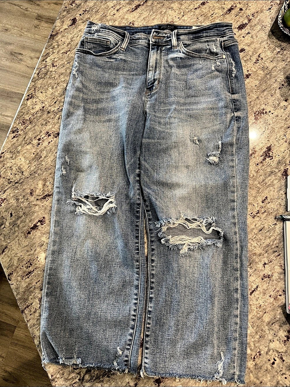 Judy Blue Wide Leg Distressed Jeans cropped in Blue Waist 13/31